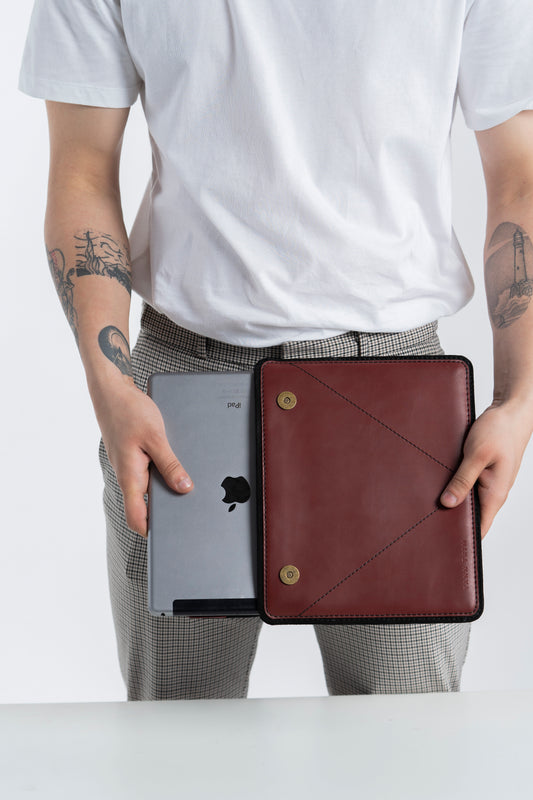 The Ipad Saviour: Maroon